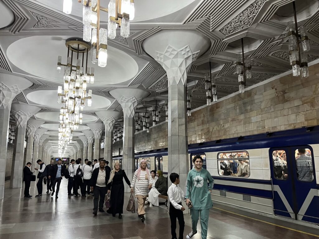 ウズベキスタン　タシケント の地下鉄